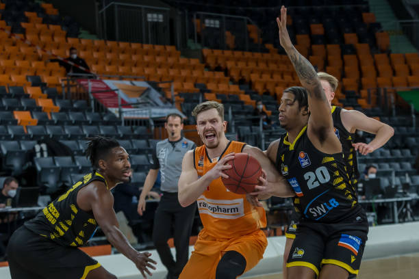 家体操队的 家体操队的